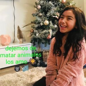 Meet your Posher, Claudia